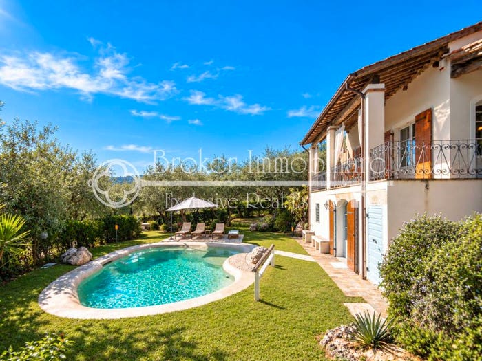 Casa con 6 locali in vendita in Via Nuova, Camaiore Paese, Camaiore