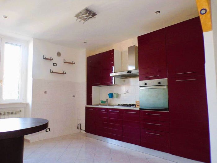 Appartamento quadrilocale in vendita in Via Isonzo, Centro, Gualdo Tadino