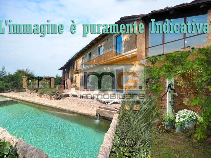 Casa con 6 locali in vendita in Rovasenda