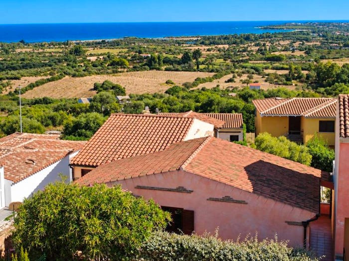 Casa trilocale in vendita in Via Baia Sardinia, Budoni