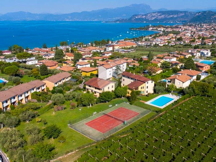 Appartamento quadrilocale in vendita in Via Vivaldi, Centro, Bardolino