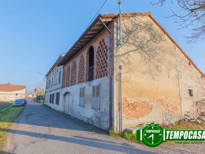 Casa con 6 locali in vendita in Via Alcide De Gasperi, Cava Manara