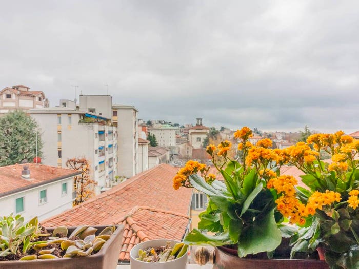 Casa con 6 locali in vendita in via fratelli galimberti, Centro, Cantù