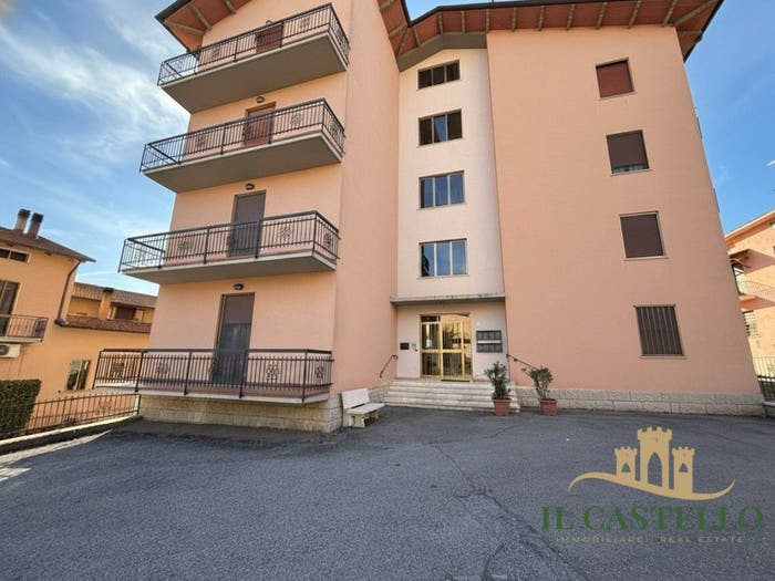 Appartamento con 5 locali in vendita in Via Lombroni, Moiano, Città della Pieve