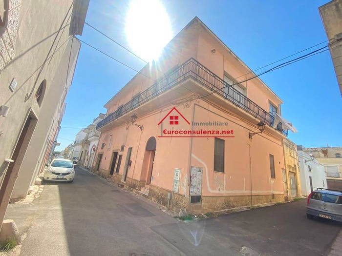 Appartamento con 5 locali in vendita in Via Dante Alighieri, Melissano
