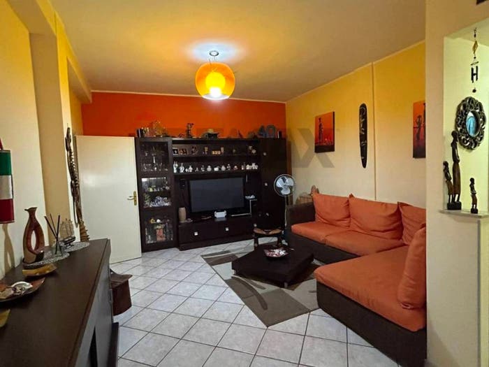 Appartamento quadrilocale in vendita in VIALE AUTONOMIA, Centro, Caltagirone