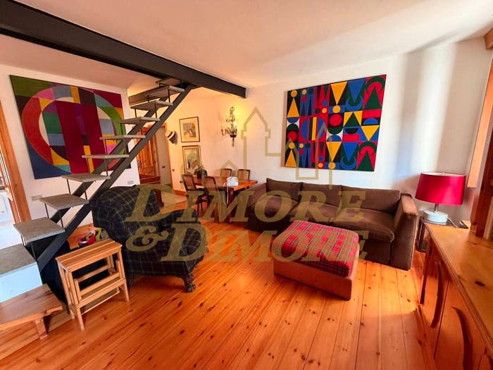 Appartamento con 5 locali in vendita in via IV Novembre, Vezzo, Gignese
