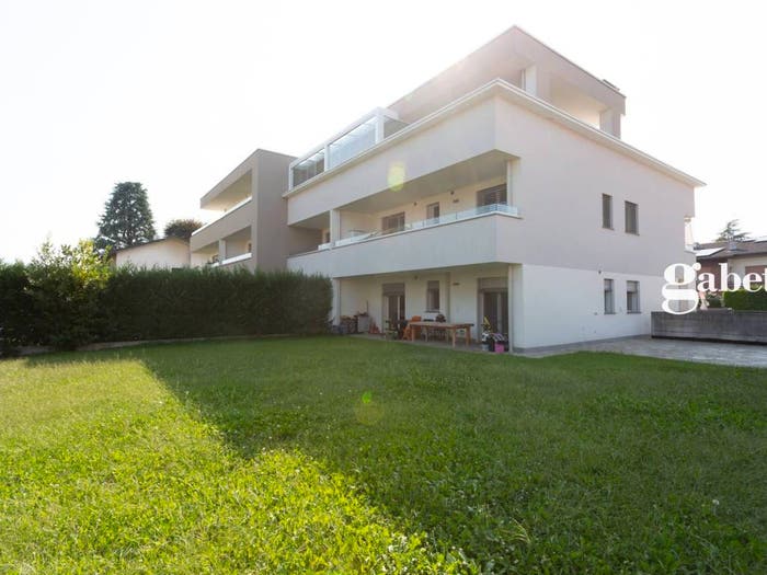 Appartamento quadrilocale in vendita in Via San Franscesco D'Assisi, Ronco Briantino