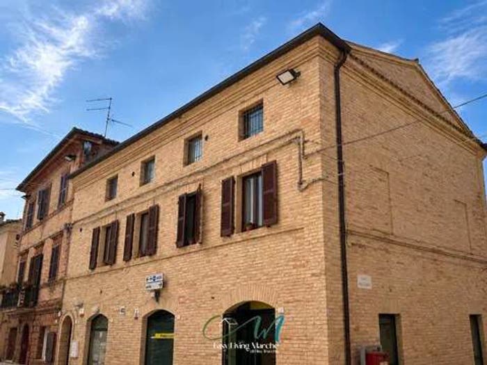 Casa con 6 locali in vendita in Piazza Unità D'Italia, Centro, Montecassiano