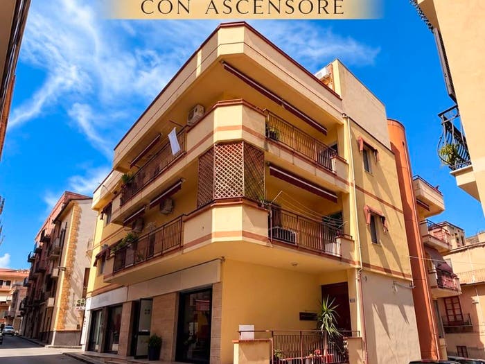 Appartamento quadrilocale in vendita in Via Baldisseri, Centro, Sant'Agata di Militello