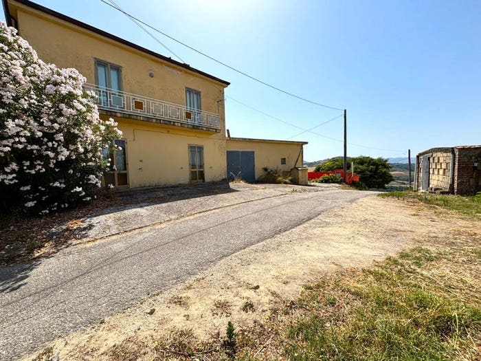 Casa trilocale in vendita in Contrada Sbarre, Villanova del Battista