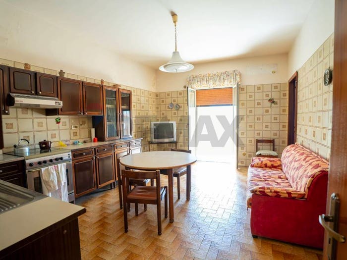 Casa con 6 locali in vendita in Via Brenta, Paternò