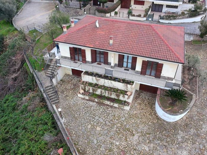 Casa con 6 locali in vendita in Via Totò De Curtis, Agropoli