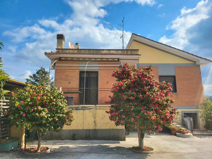 Casa quadrilocale in vendita in Via Prelatura, Cecchina, Albano Laziale