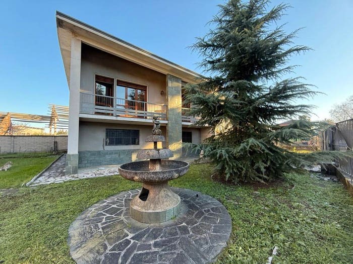 Casa con 5 locali in vendita in Via Don Angelo Castellazzi, Cascine San Pietro, Cassano d'Adda