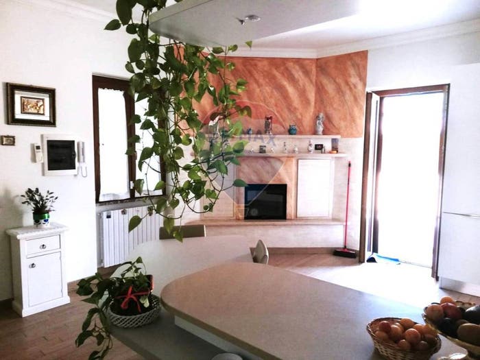 Casa quadrilocale in vendita in Viale Roma, Cretone, Palombara Sabina