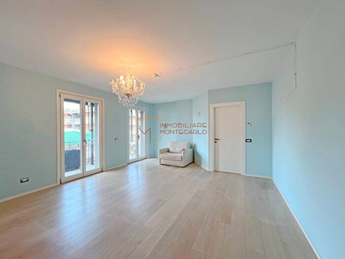 Appartamento bilocale in vendita in Via Leopoldo Jung, Centro, Bordighera