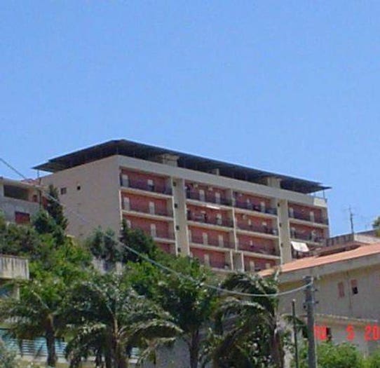 Appartamento con 6 locali in vendita in Via Librino, Montelepre