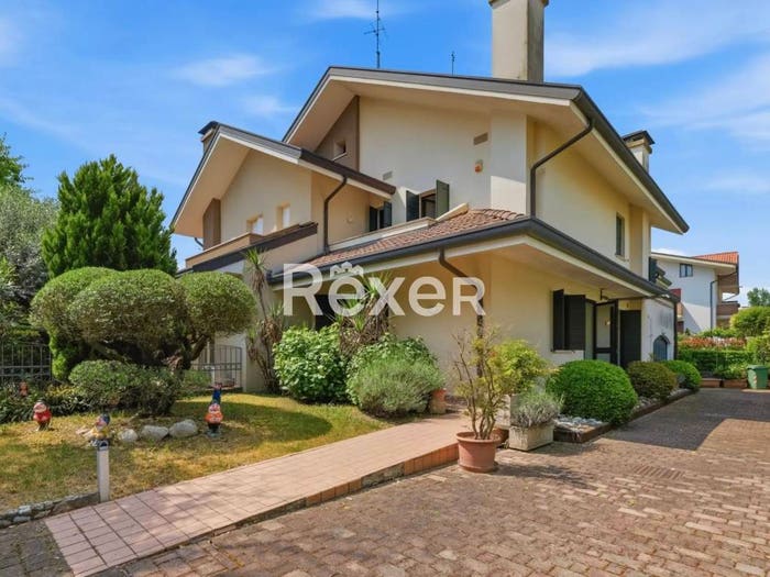 Appartamento con 5 locali in vendita in Via Monte Altore, Monteortone, Abano Terme