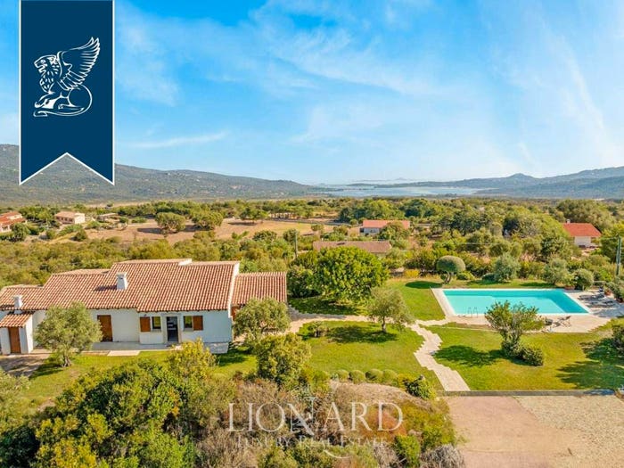 Casa con 5 locali in vendita in Cugnana, Olbia