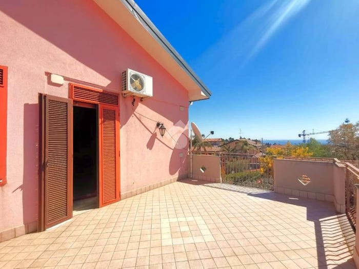 Casa con 6 locali in vendita in Via Salemi, Centro, Mascalucia