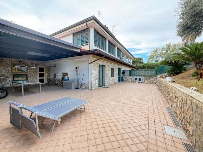 Casa con 6 locali in vendita in Strada Provinciale Ripuaria, Varcaturo, Giugliano in Campania