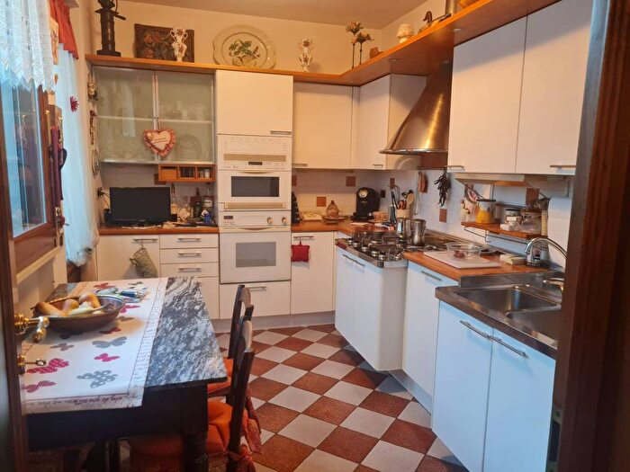 Casa con 6 locali in vendita in Via della Gronda, Terminetto Migliarina, Viareggio