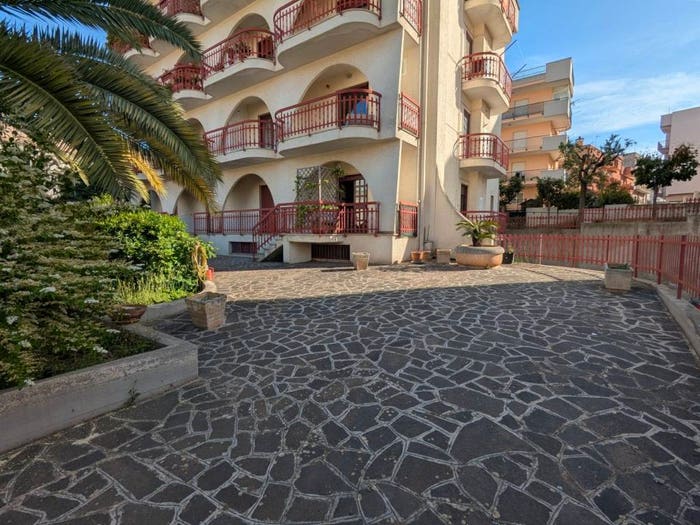 Appartamento quadrilocale in vendita in Viale Federico II, Putignano