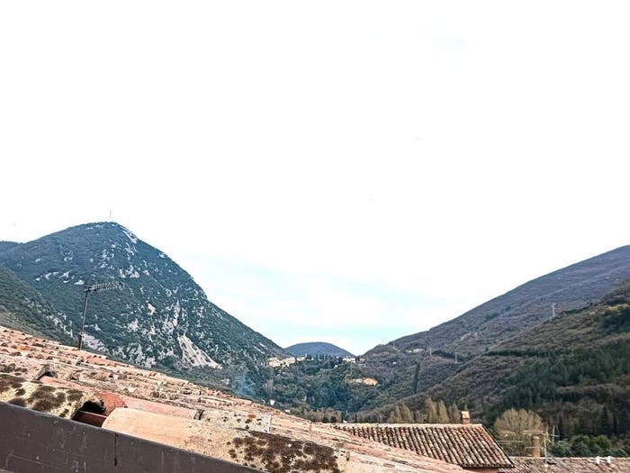 Appartamento con 6 locali in vendita in Via del Molino, Vescia Belfiore Scanzano, Foligno