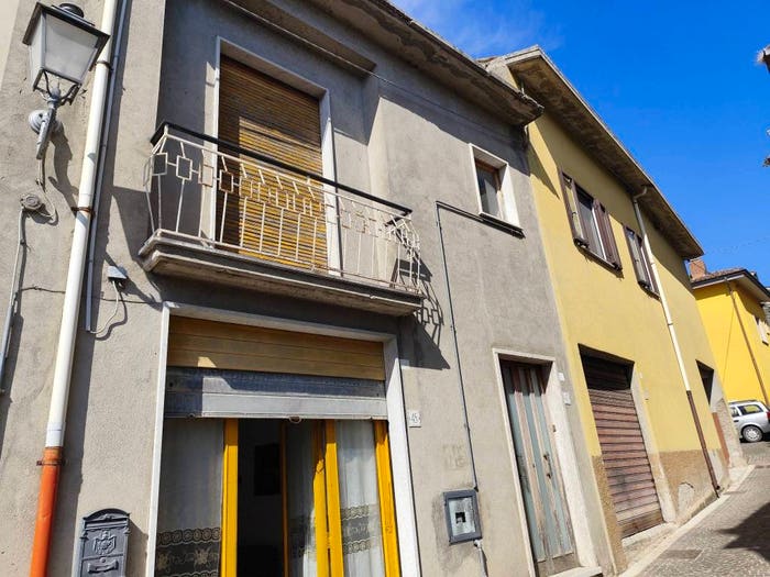 Casa quadrilocale in vendita in Via Paradiso, Lapio