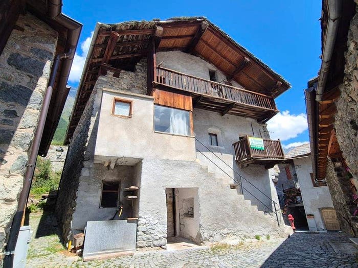 Casa bilocale in vendita in Frazione la Cretaz, Oyace