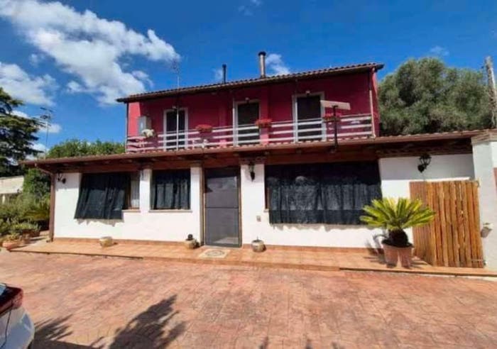 Appartamento con 6 locali in vendita in Via degli Orti, Centro, Formello