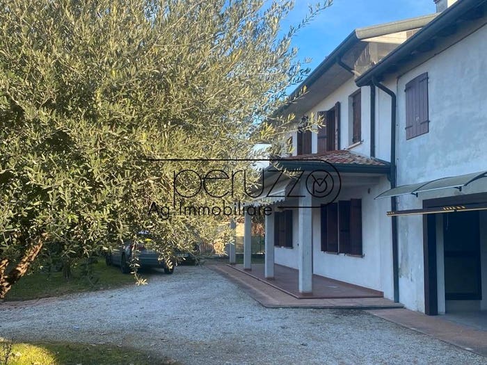 Casa con 6 locali in vendita in San Zenone, San Zenone degli Ezzelini