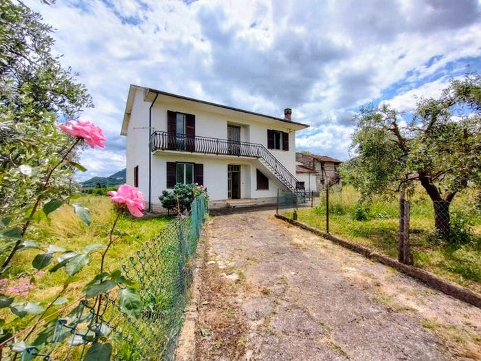 Casa con 6 locali in vendita in Via Colle Asparagi, Ceprano