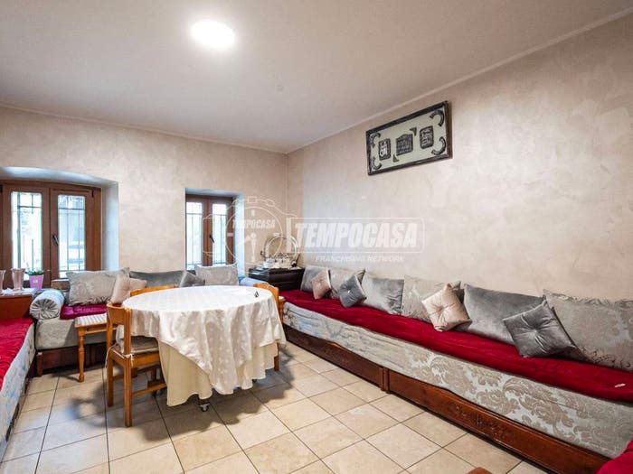 Appartamento trilocale in vendita in Via Camillo Benso di Cavour, Molteno