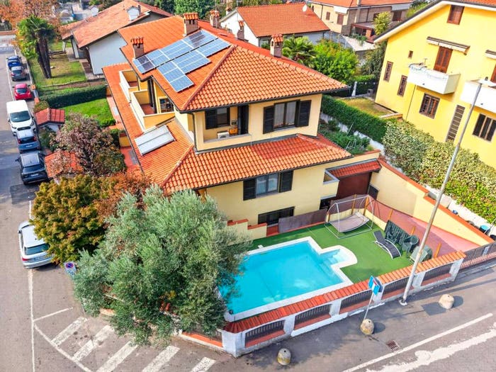 Casa quadrilocale in vendita in Via Gioacchino Rossini, Centro, Lainate