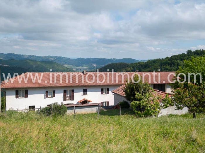 Casa con 6 locali in vendita in Roccaverano