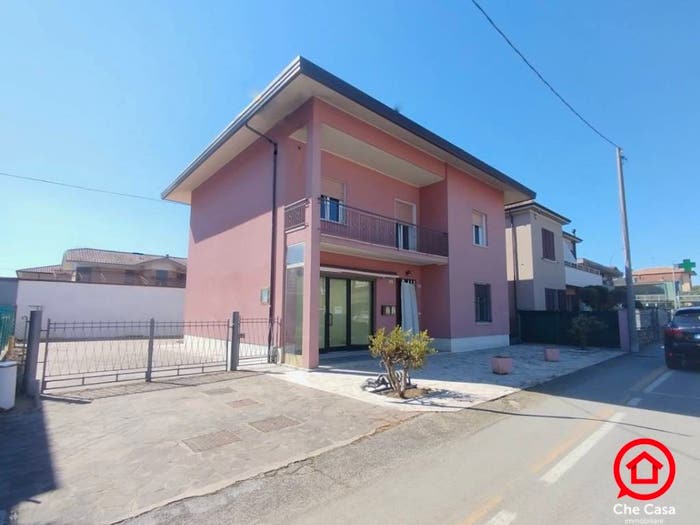 Casa quadrilocale in vendita in Via Alcide de Gasperi, Gambettola