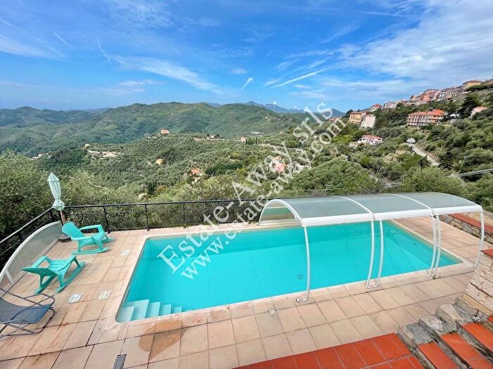 Casa con 6 locali in vendita in Via San Romolo, Perinaldo