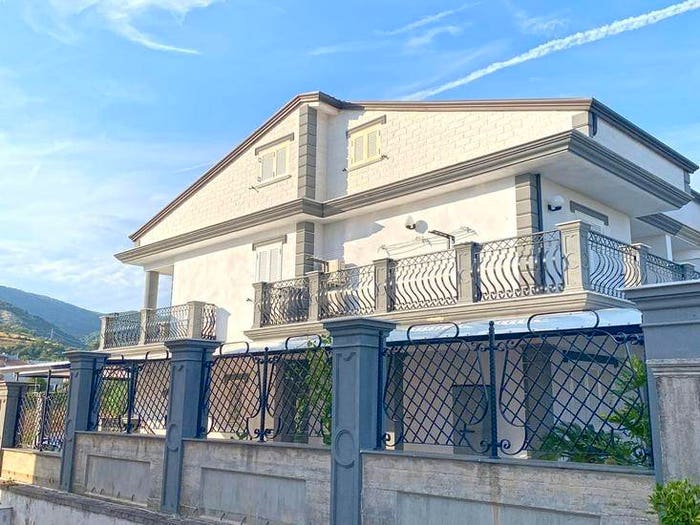 Casa con 6 locali in vendita in Via Vellaria, Falciano del Massico