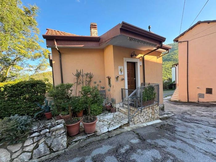 Casa trilocale in vendita in Via Forcella, Coppito Preturo, L'Aquila