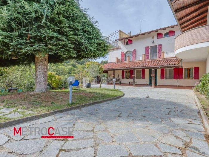 Casa con 5 locali in vendita in Santo Stefano Roero
