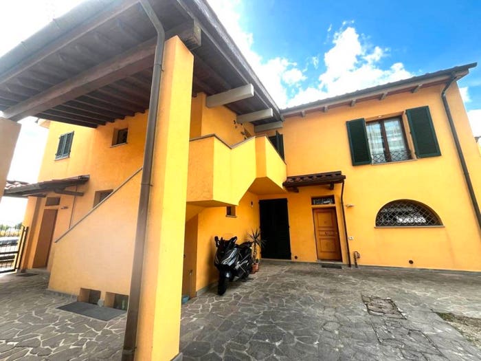 Casa quadrilocale in vendita in Via San Lorenzo, San Martino San Lorenzo, Campi Bisenzio