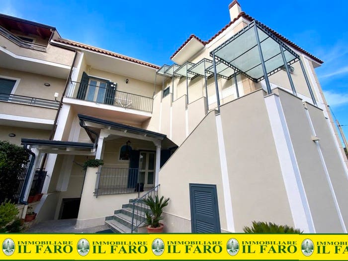 Casa con 5 locali in vendita in Via Arco Sant'Antonio, Monaci, Giugliano in Campania