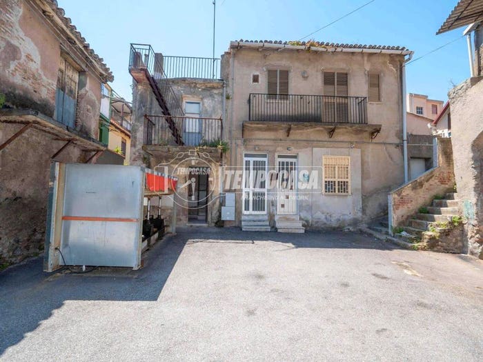Casa quadrilocale in vendita in Località Larderia Inferiore, Larderia, Messina
