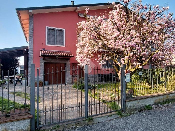 Casa con 5 locali in vendita in Via anna frank, Centro, Landriano