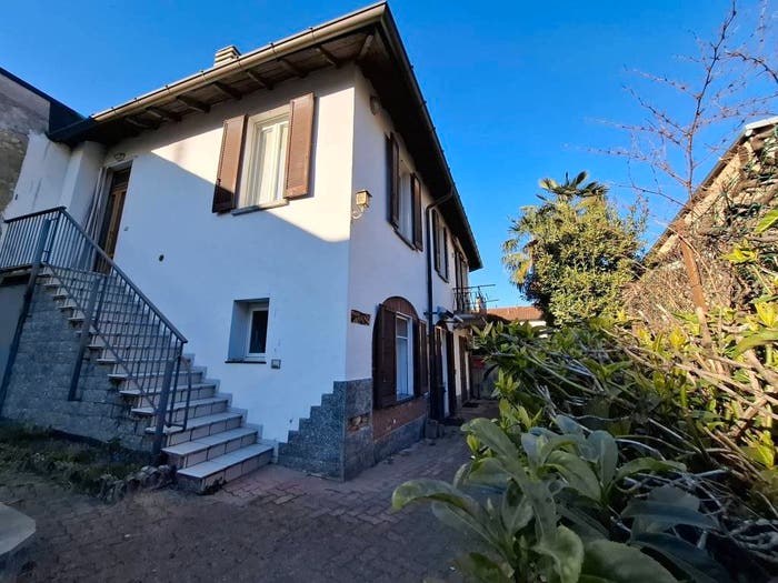 Casa con 6 locali in vendita in Via Alessandro Volta, Centro, Lurate Caccivio