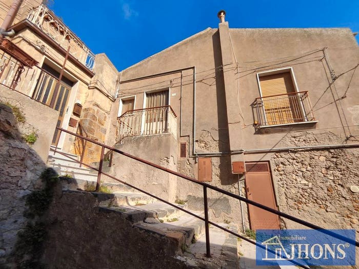 Casa bilocale in vendita in Centro, Enna