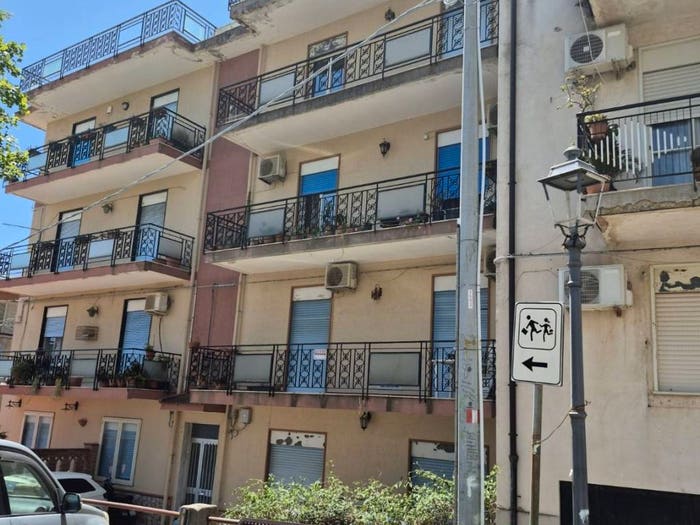 Appartamento quadrilocale in vendita in Via Comunale Tipoldo, Mili, Messina