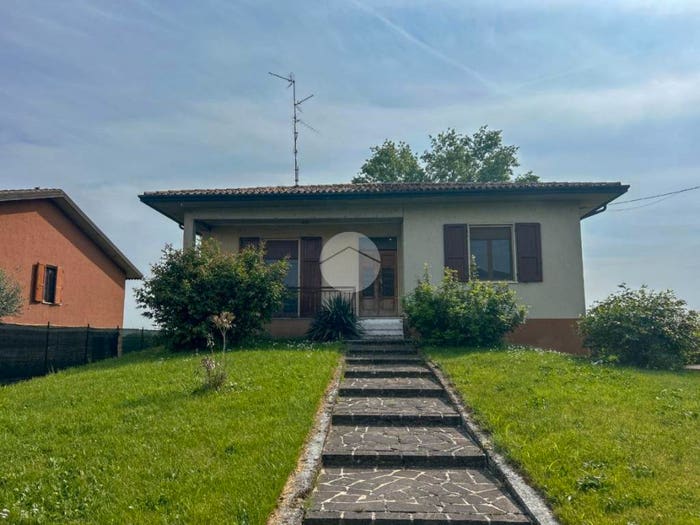Casa quadrilocale in vendita in Via filzi, Centro, Trenzano